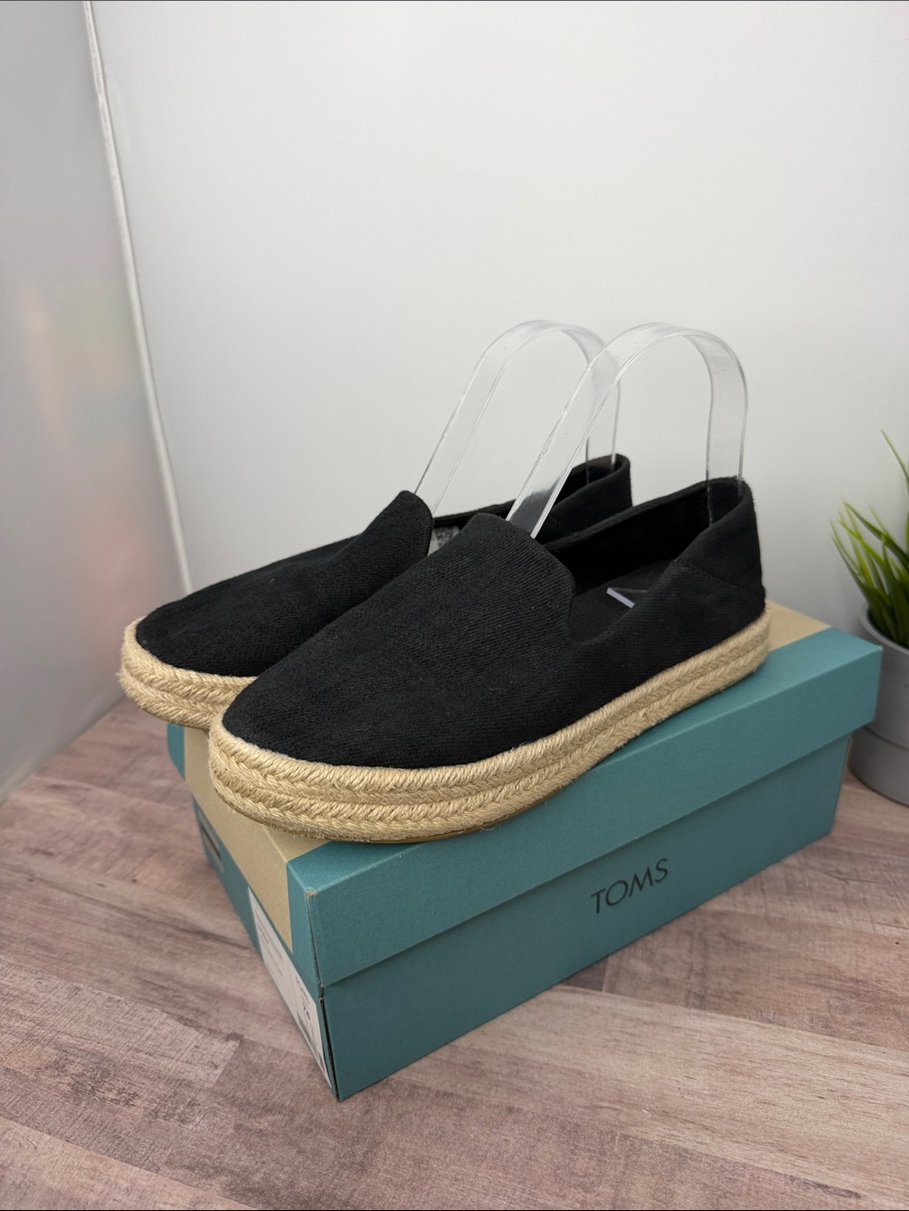 TOMS Black Canvas Espadrille Slip-On Loafers - Size: 7.5